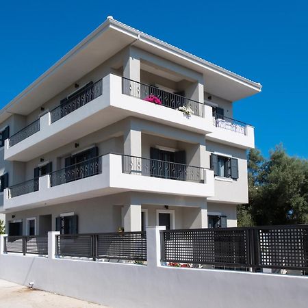 Melina Apartments Lefkada City Bagian luar foto